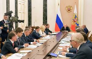 President Putin meets with Russian Government members